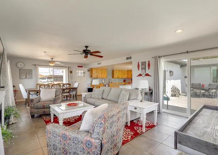 2 Mi To Havasu State Park: W/ Pool! Holiday home