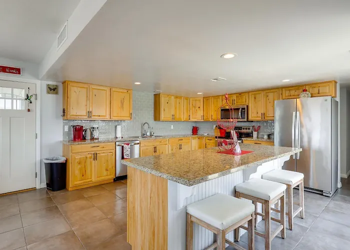Holiday home 2 Mi To Havasu State Park: W/ Pool! *