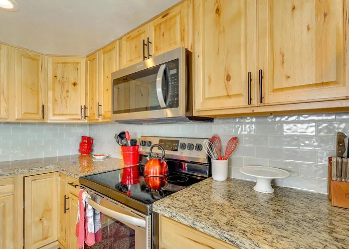 Holiday home 2 Mi To Havasu State Park: W/ Pool! Lake Havasu City