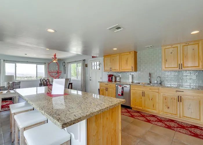 Holiday home 2 Mi To Havasu State Park: W/ Pool!
