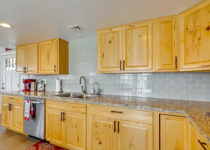 2 Mi To Havasu State Park: W/ Pool! Holiday home *