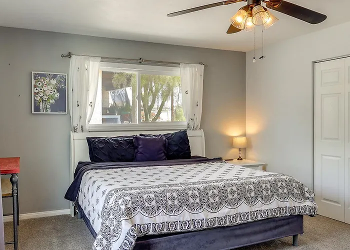 Holiday home 2 Mi To Havasu State Park: W/ Pool! Lake Havasu City